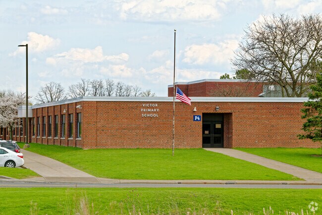 Victor Primary School in Victor employs approximately 61 full time teachers.