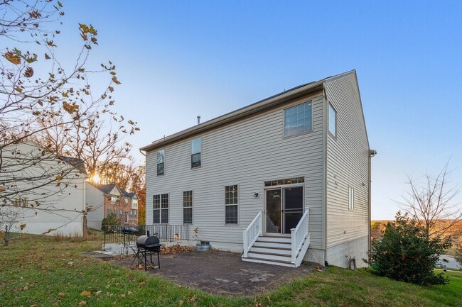 12910 Hallwood Place, Fort Washington, MD 20744 - photo 4