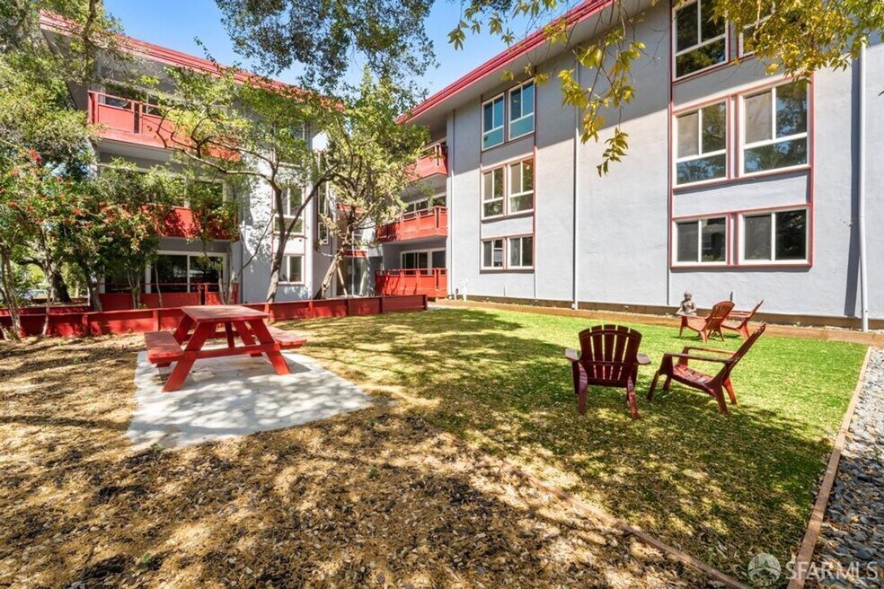 Carlmont Apartments - Entire Building Remodeled - 1 Month Free, No Pet Fee, Belmont, CA 94002 - photo 1