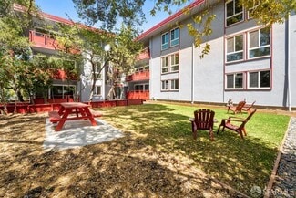 2441 Carlmont Dr, Belmont, CA 94002