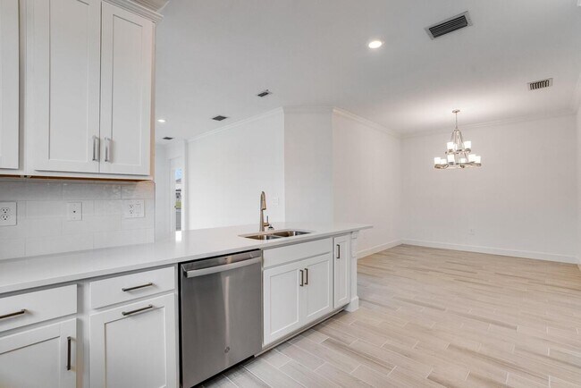 16132 Old Fox Trail unit 36664350, Port Charlotte, FL 33953 - photo 4