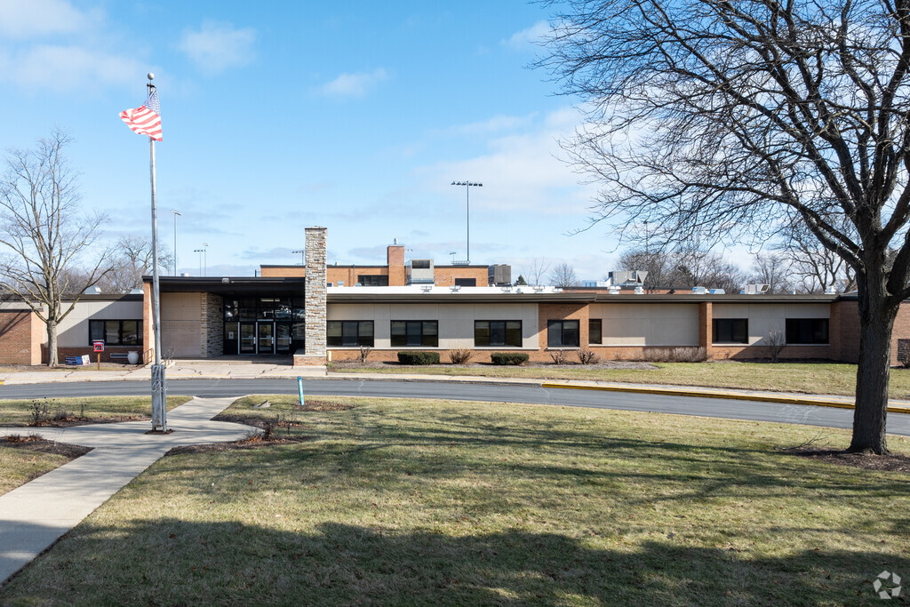 Gray M Sanborn Elementary School, Rankings & Reviews - Homes.com