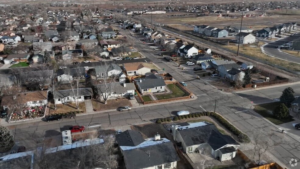 1425 4th St, Fort Lupton, CO 80621 - photo 2
