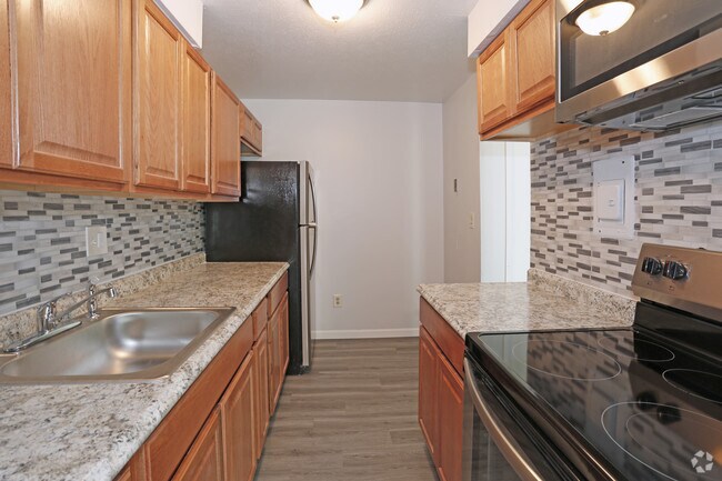 Lakeland Tower, Euclid, OH 44117 - photo 6