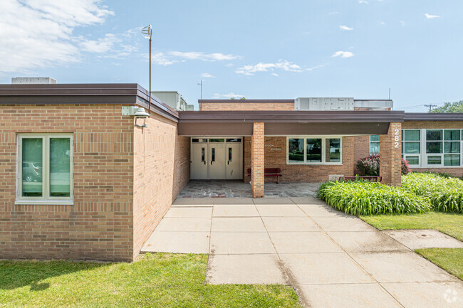 Jefferson Elementary School serves students K-5 in Holland, MI.