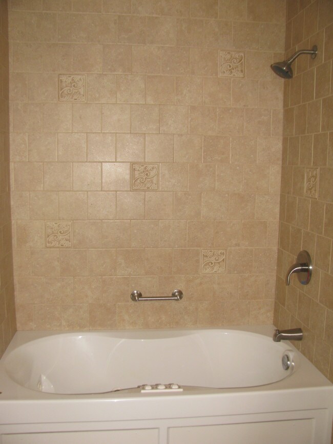 1561 W Southern Ave unit 2, South Williamsport, PA 17702 - photo 5