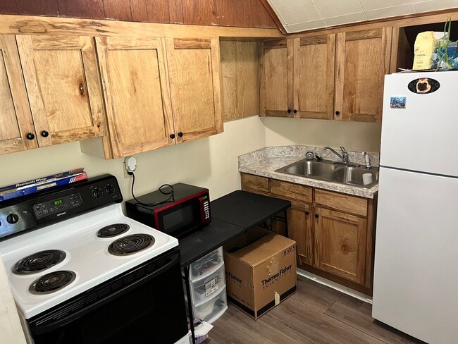 913 W High St unit B, Jefferson City, MO 65109 - photo 7