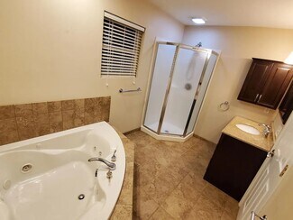 85 Lakeside Rd Unit 85, Newburgh, NY 12550