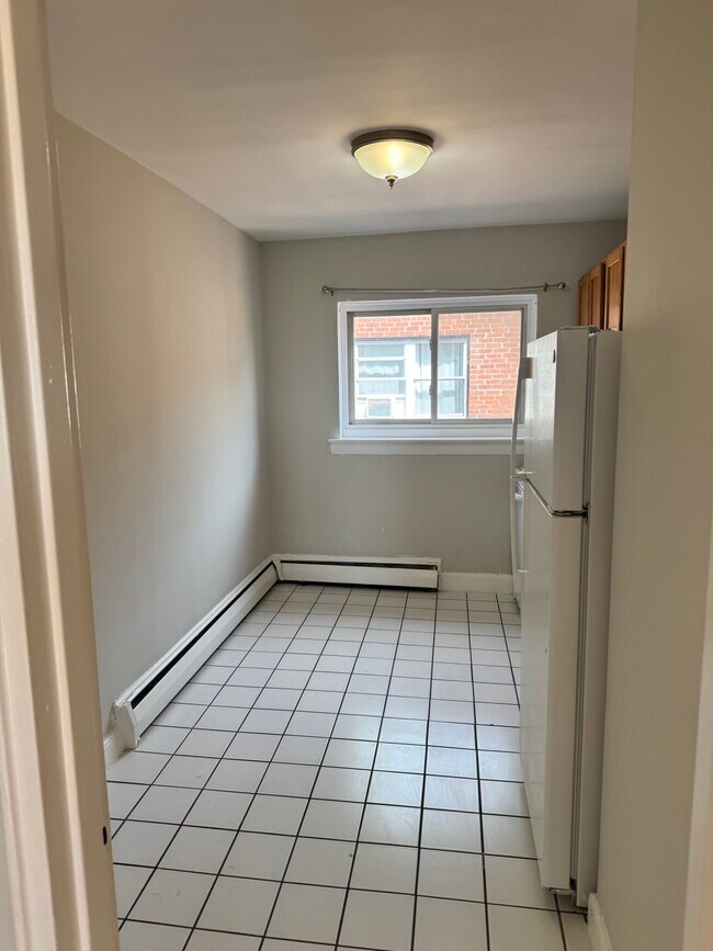 69 Chiswick Rd unit 9, Brighton, MA 02135 - photo 3