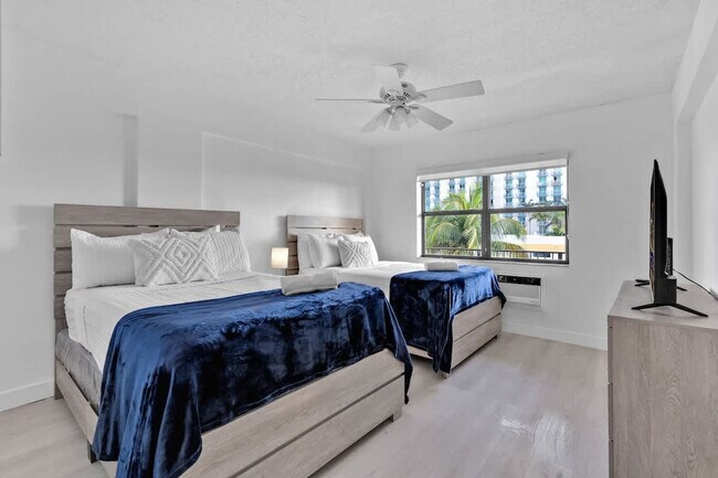 321 Wilson St unit ID1372326P, Hollywood, FL 33019 - photo 7