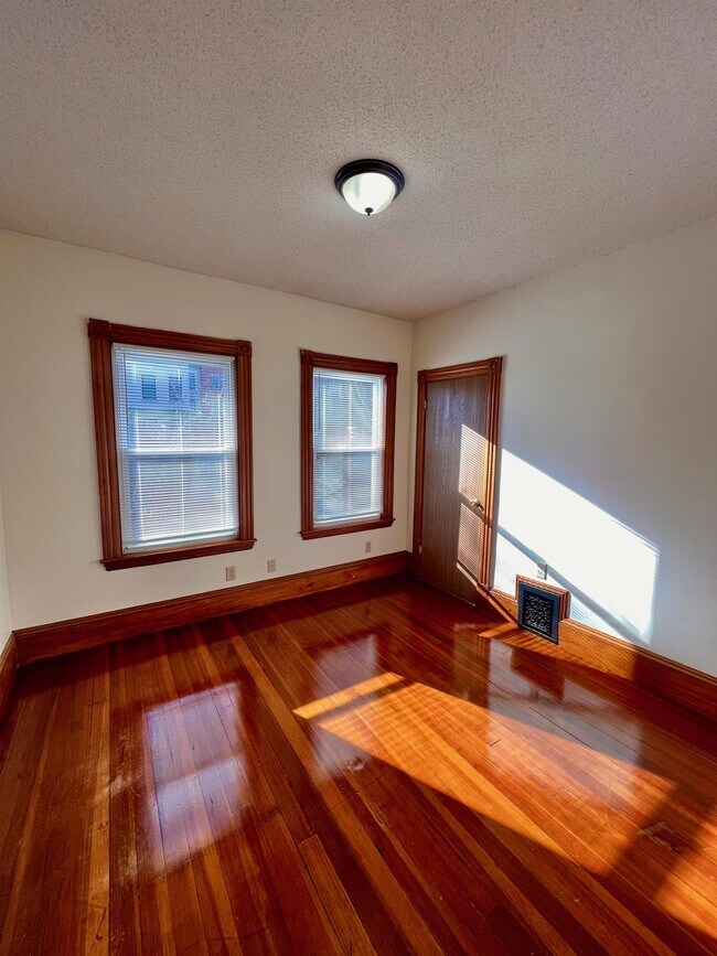 22 Temple St unit 2, Somerville, MA 02145 - photo 4