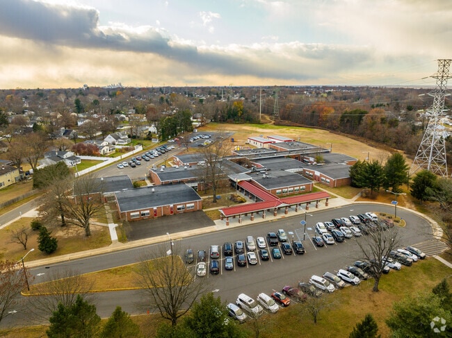 New Albany Elementary School provides its students with a public education.