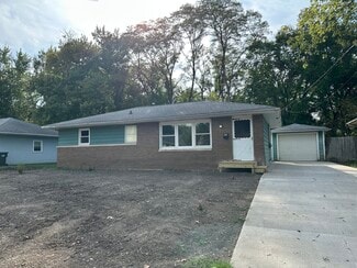 125 Arrow St, Pekin, IL 61554