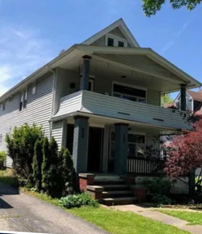 1626 Grace Ave, Lakewood, OH 44107