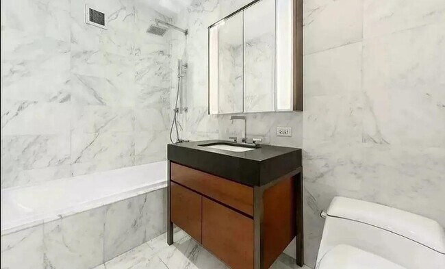 75 Wall St unit 27J, New York, NY 10005 - photo 5