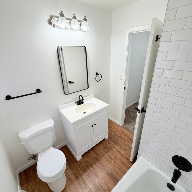 235 Hamilton Ave, Columbus, OH 43203 - photo 3