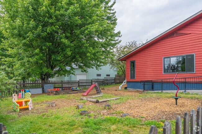 Montessori School of Duluth encourages curiosity and a love of learning in every student.