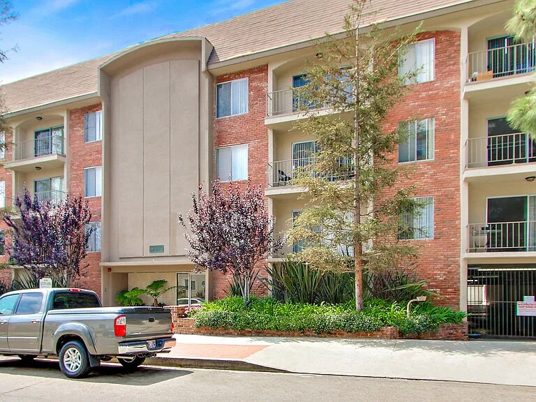 The Kelton Arms, Los Angeles, CA 90024 - photo 1