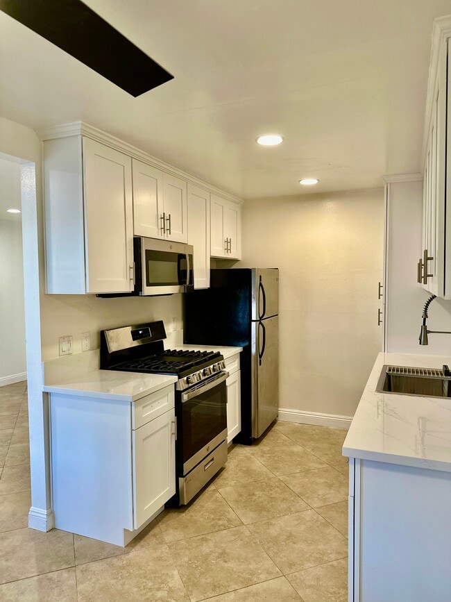 1001 W Stevens Ave Unit 323, Santa Ana, CA 92707
