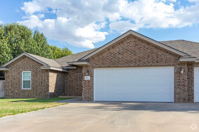 Ranch style homes can be found  throughout Mauldin.