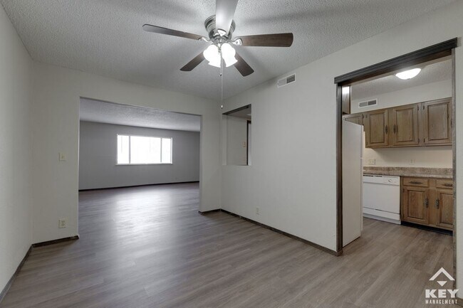 Pheasant Run Apartments, Wichita, KS 67207 - photo 5
