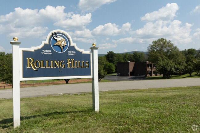 Vernon students can attend Rolling Hills Elementary School.