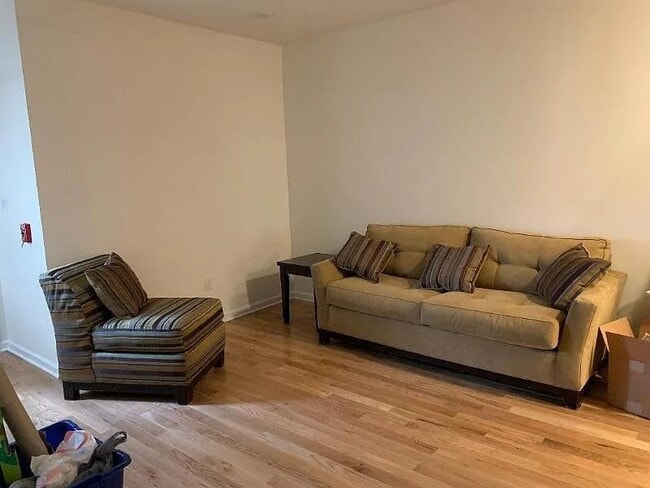 303 N 41st Street 1st Floor Rear unit 1ST FLOOR, Philadelphia, PA 19104 - photo 4