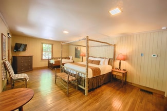 14981 Tapoco Rd, Robbinsville, NC 28771