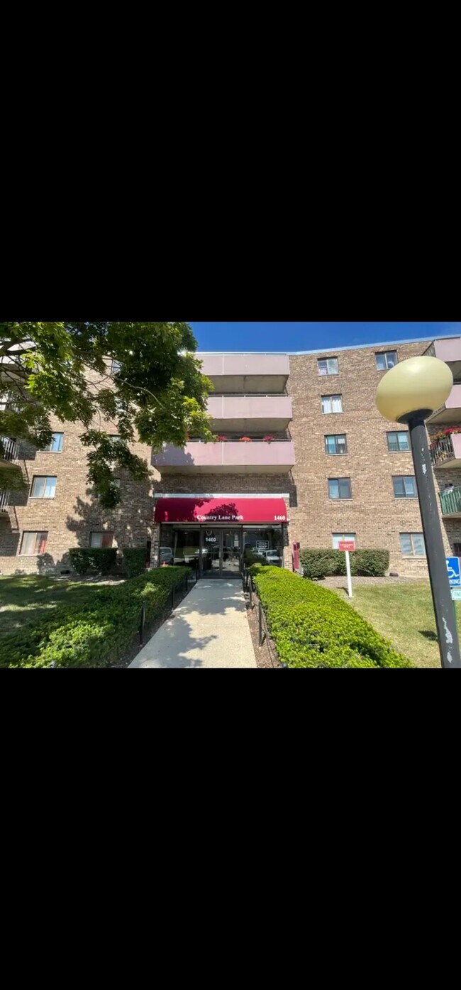 1460 Fairlane Dr Unit 513, Schaumburg, IL 60193