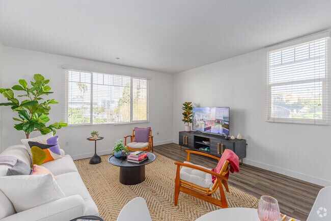 1BR, 1.5BA - 865SF - Living Room