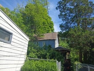 16 Pine St, Waterbury, CT 06710