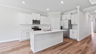 305 Heritage Way, Headland, AL 36345