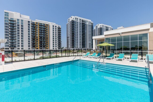 Anthem @ Harbor Point, Stamford, CT 06902 - photo 5