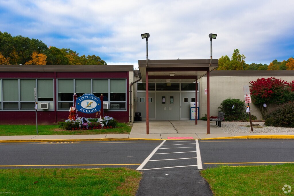 Littleton Elementary School serves students in the Parsippany community.