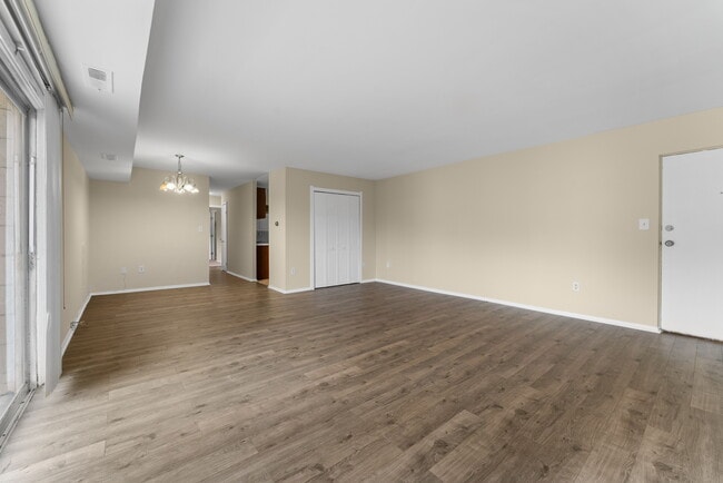 5500 Karen Elaine Dr, New Carrollton, MD 20784 - photo 4