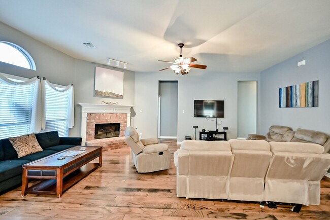 1705 Fairfax Dr unit ID1301578P, Mansfield, TX 76063 - photo 7