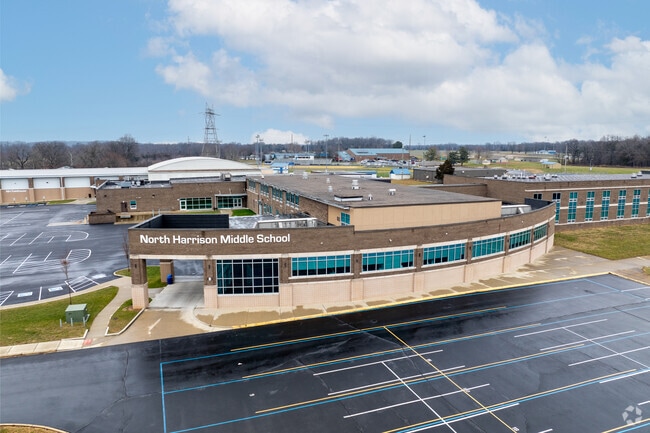 North Harrison Middle School serves 478 students in grades 6-8.