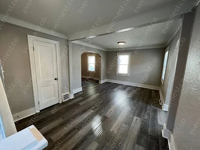 3355 Curwood St, Waterford, MI 48329 - photo 4