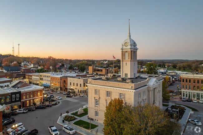 The Maury County Courthouse was designed by James Edwin Ruthven Carpenter Jr. in Columbia.