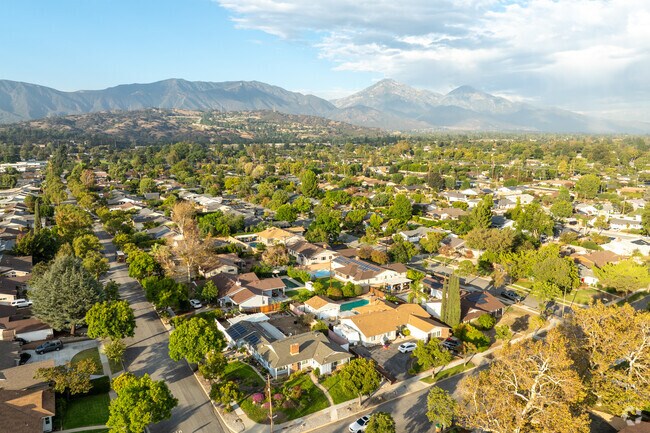 Sumner sits along the San Gabriel Mountains.