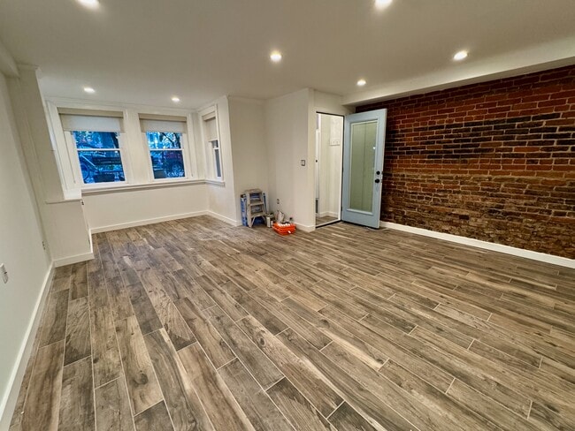 215 5th St SE unit 1, Washington, DC 20003 - photo 6