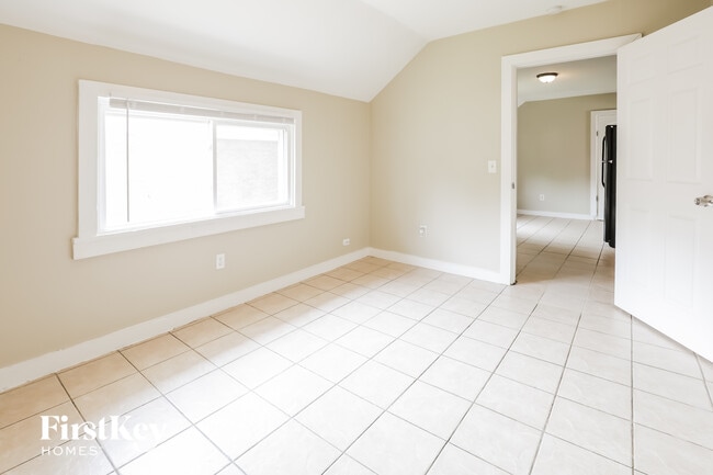 838 Prescott St, Waukegan, IL 60085 - photo 4