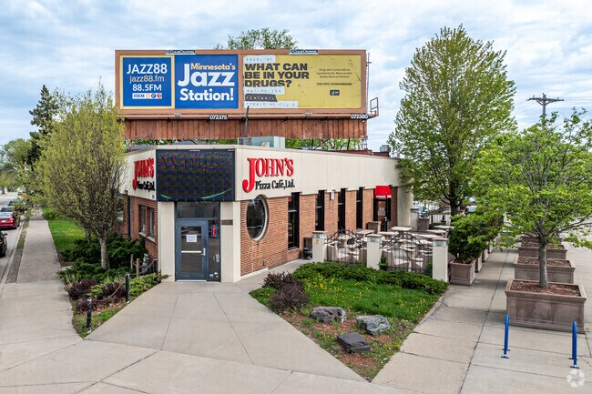 John's Pizza Café serves pizza, pasta and more and features an outdoor patio.