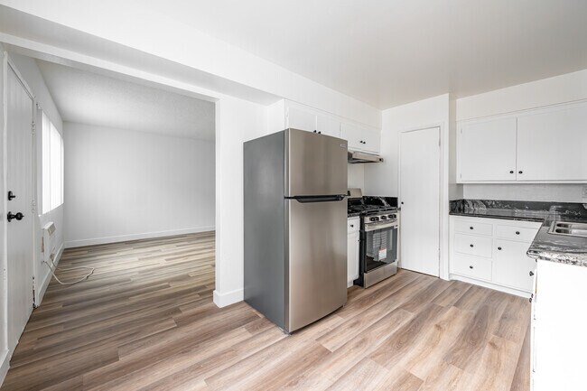 1425 Stoneridge Ontario, Ontario, CA 91762 - photo 4