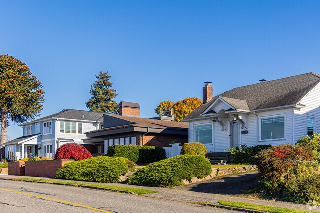 Beautiful homes line the shores of Puget Sound in the Chase Lake neighborhood.