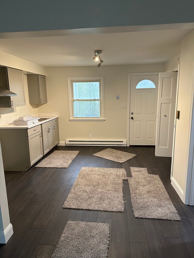 818 S Jefferson St unit 824, Lockport, IL 60441 - photo 5