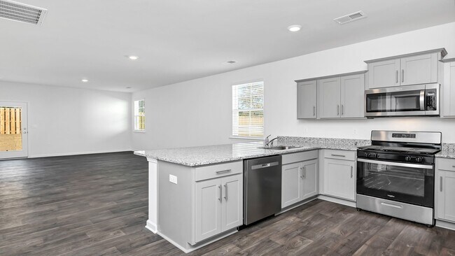 105 Hunters Branch Dr unit 36205908, Hopkins, SC 29061 - photo 5