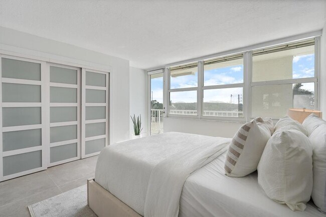 Sunrise East Condominium unit 4C, Fort Lauderdale, FL 33304 - photo 6