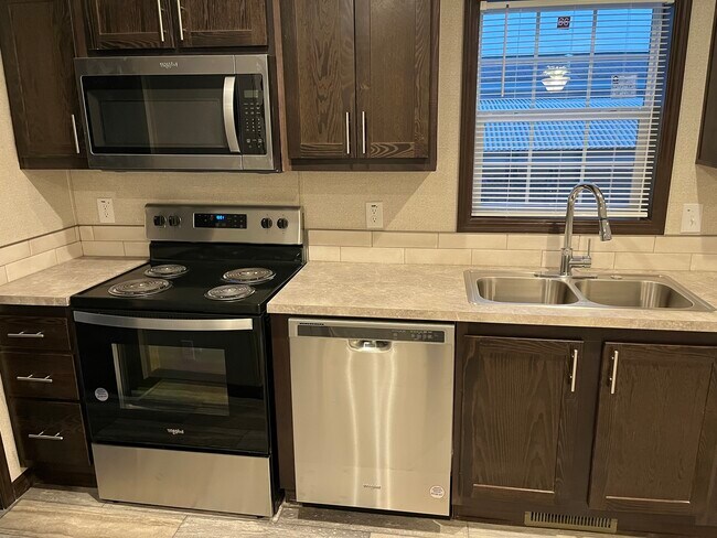 6610 Lear Nagle Rd, North Ridgeville, OH 44039 - photo 5