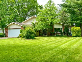 25946 Tallwood Dr, North Olmsted, OH 44070